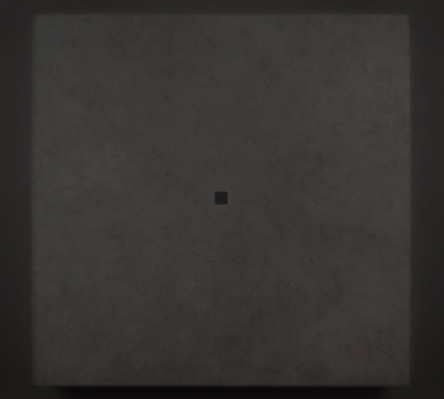 Ilppo Alho, 1993 — Amok VIII — akryyliv�ri kankaalle ja halogeenivalo infrapunasensorilla — 160 x 160 x 15 (cm)