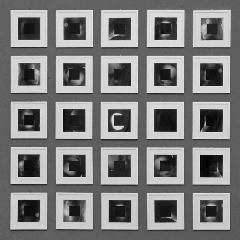 Ilppo Alho, 1993 — Amok XV — 25 x valokuva/preparoitu kamera — 200 x 200 (cm)