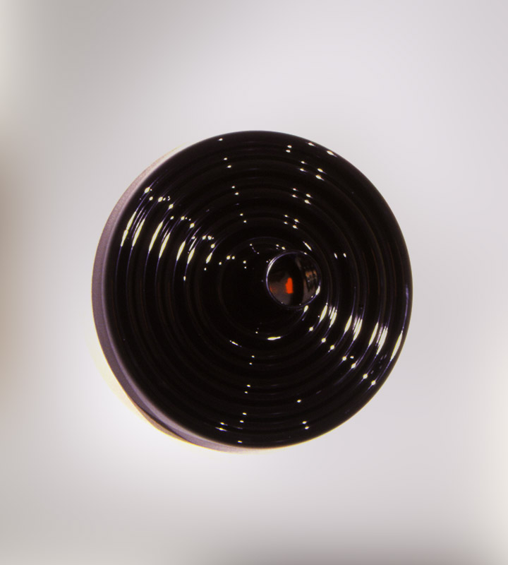 Ilppo Alho, 1998 — Yes, yes — alkydimaali ja pelti — � 32 x 25 (cm)